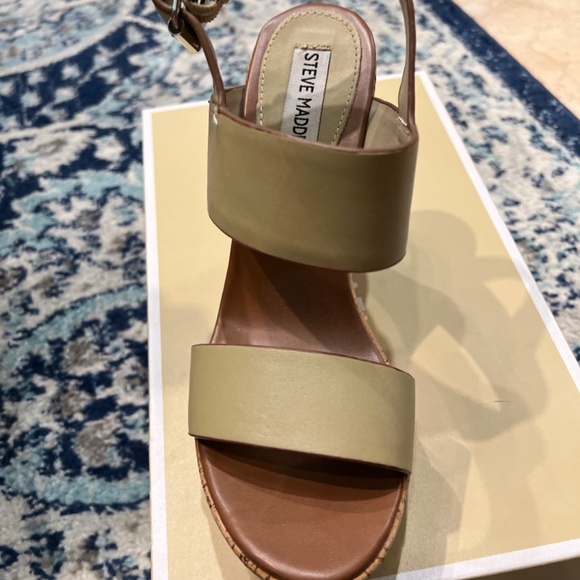 Steve Madden wedge - Picture 2 of 2